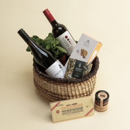 giftbasketwhiteandredwinesaltycookieschocolategreekpastelitomatinychutney